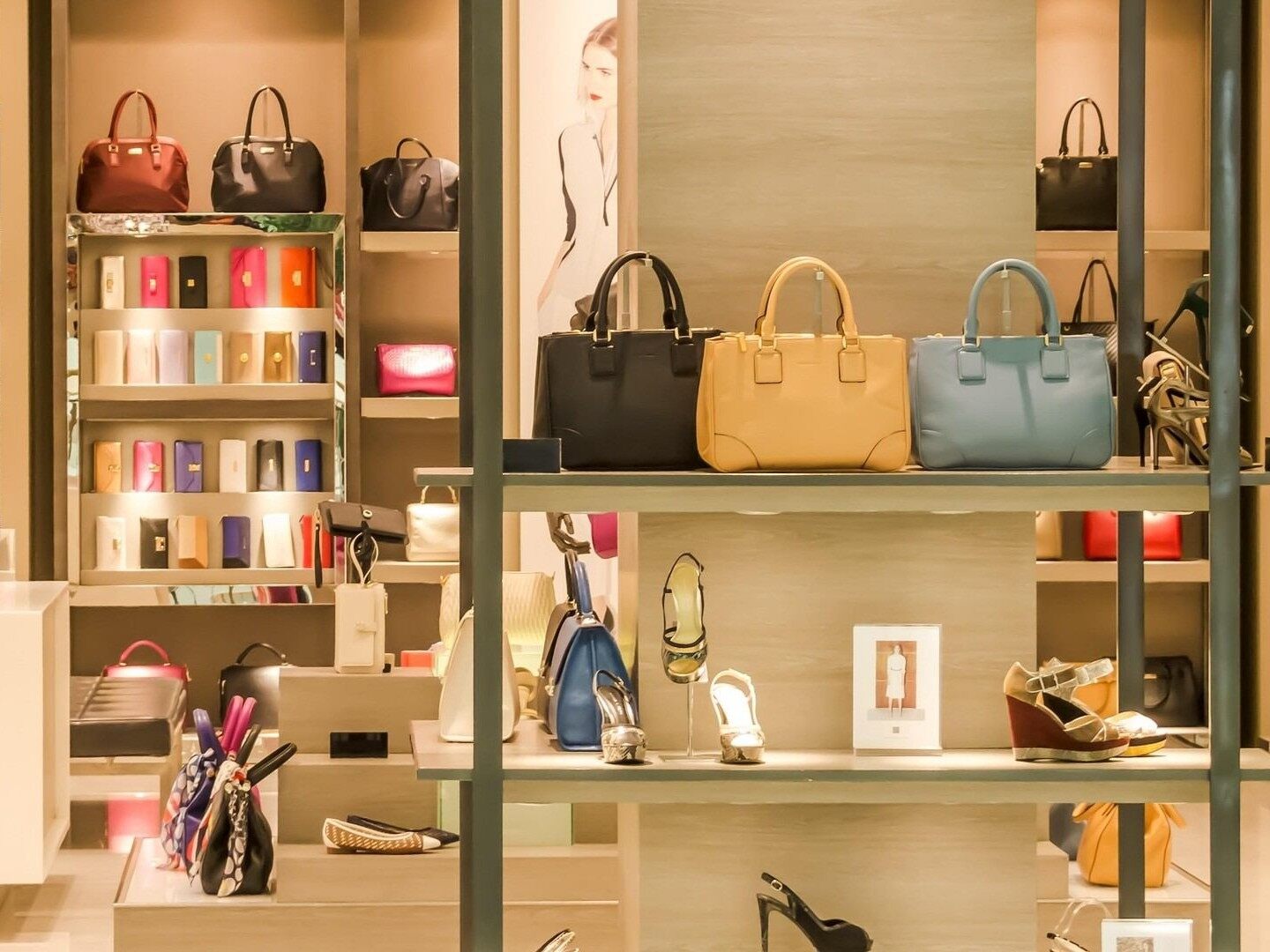 What should be paid attention to when shipping goods with brand, imitation brand or no brand in the Middle East logistics?